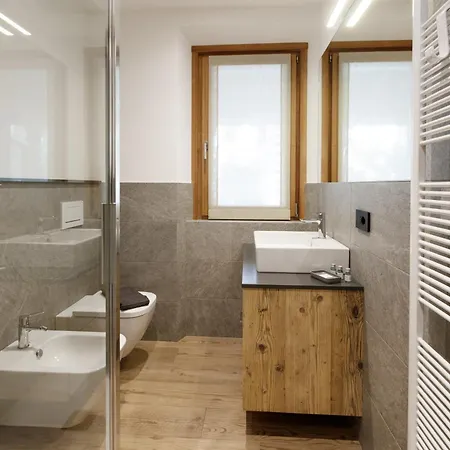 Larix Sauna&relax Daire *
